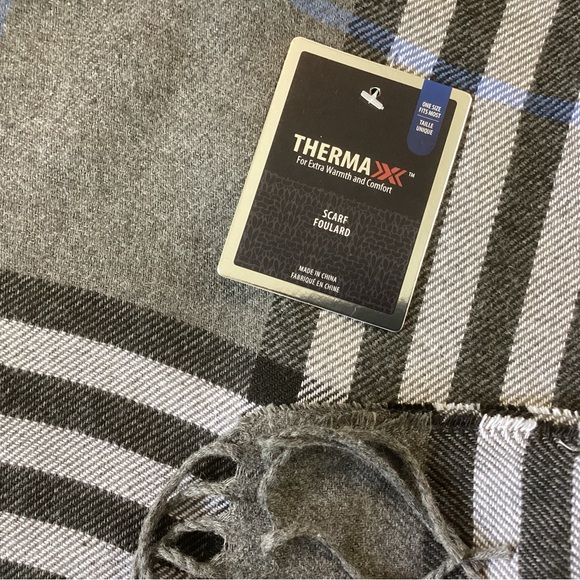 4 Scarf Bundle Plaids NWT - Picture 7 of 7